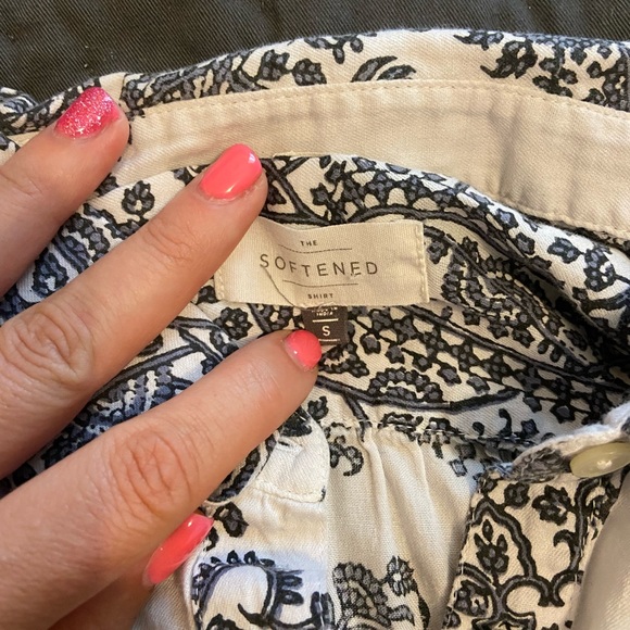 Woman’s Small Softened Loft long sleeved shirt - Picture 5 of 6